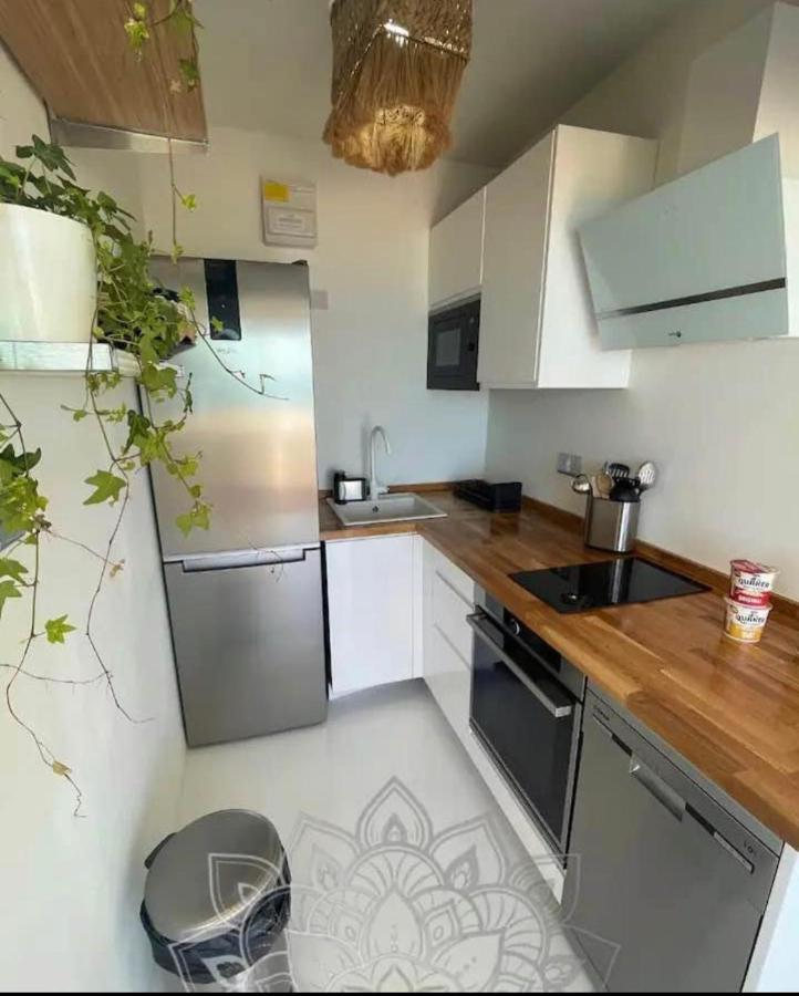Beach Front Apartment ยิบรอลตาร์ ภายนอก รูปภาพ