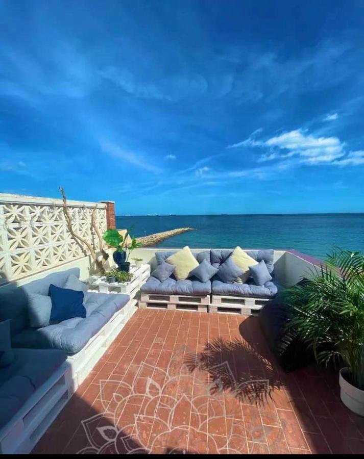 Beach Front Apartment ยิบรอลตาร์ ภายนอก รูปภาพ