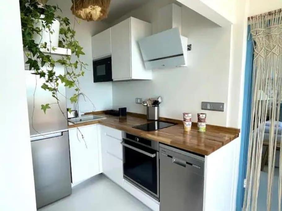 Beach Front Apartment ยิบรอลตาร์ ภายนอก รูปภาพ