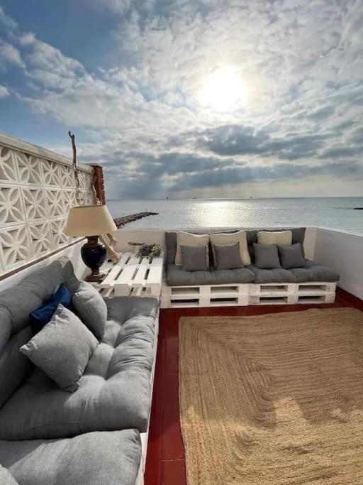 Beach Front Apartment ยิบรอลตาร์ ภายนอก รูปภาพ